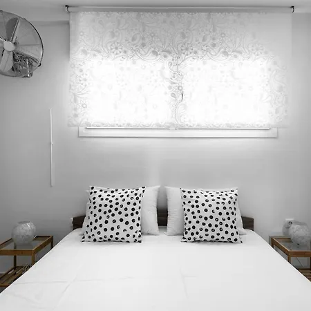 Maisonette On The By Luxlikehome Casă la țară